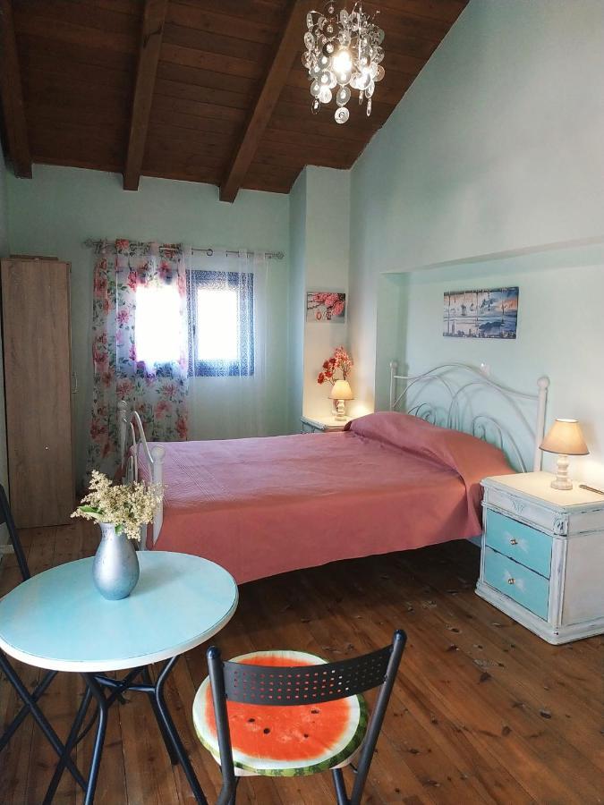 Maria Guesthouse Aliveri Eksteriør billede
