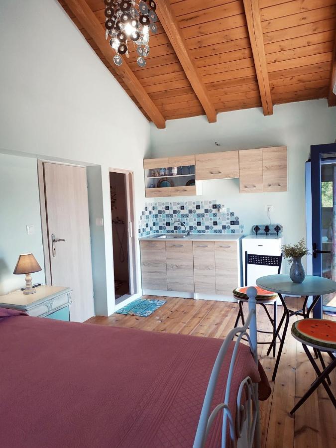 Maria Guesthouse Aliveri Eksteriør billede